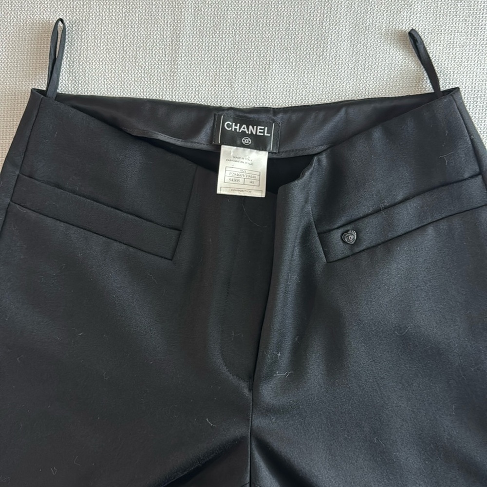CHANEL Black and Gold Cropped Pants